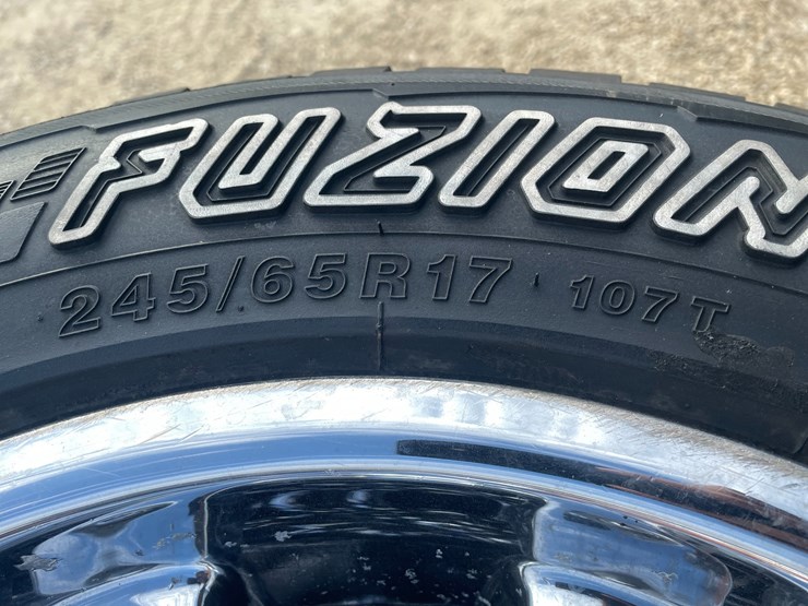 #3851-•-set-of-acura-mdx-rims-and-tires-image-6