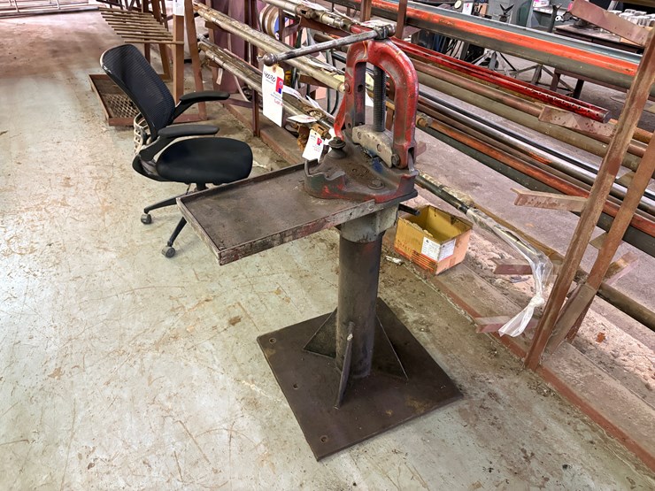 ridgid-pipe-vise-image-2