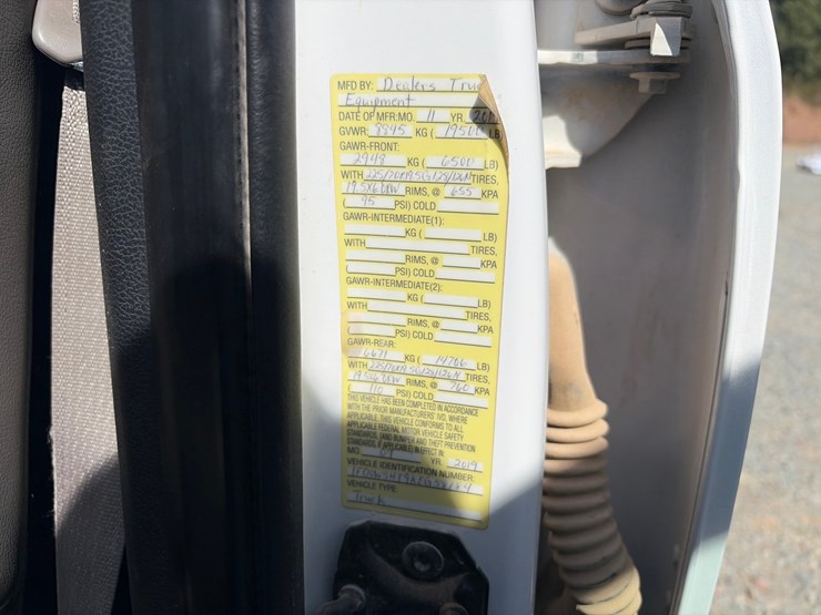 2019-ford-f550-image-61