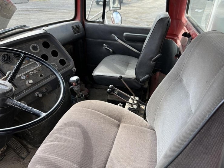 1988-ford-lts9000-image-22