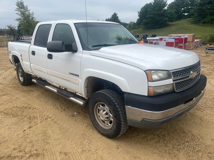 2005-chevrolet-silverado-2500-image-3