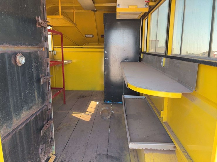 2004-reyes-trailers-enclosed-cargo-trailer-image-9