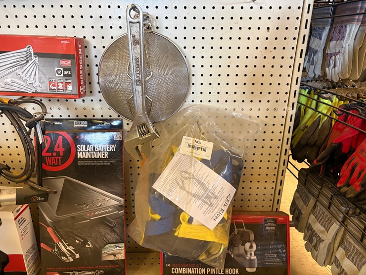 hardware-contents-of-store-shelf-section-image-7