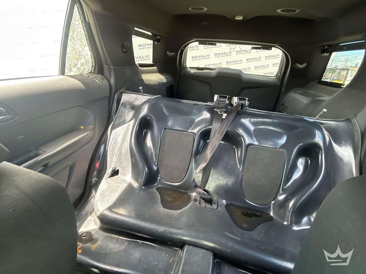 2015-ford-explorer-image-19