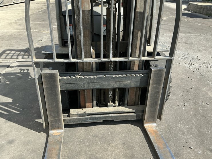 #313-•-2016-crown-c-51050-65-propane-forklift-image-17