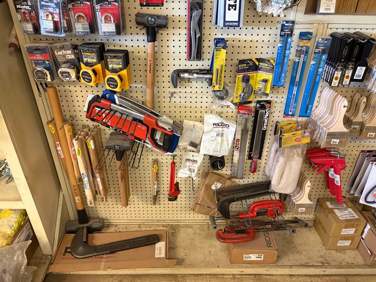 hardware-contents-of-pegboard-image-3