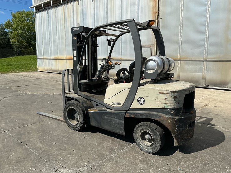 #313-•-2016-crown-c-51050-65-propane-forklift-image-3