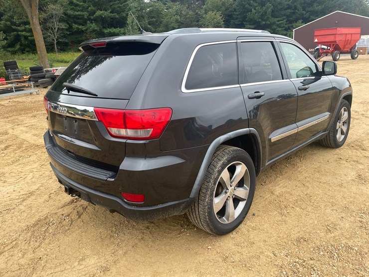 2011-jeep-grand-cherokee-laredo-image-5