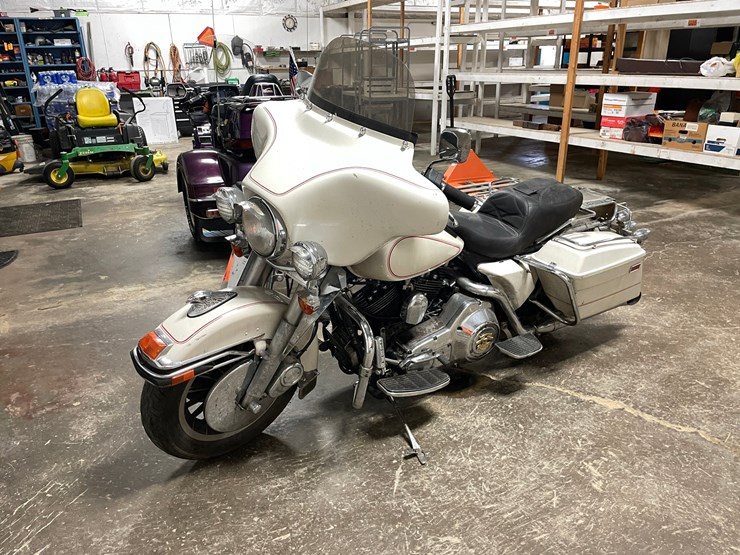 #1251-•-1986-harley-davidson-electric-glide-classic-motorcycle-(has-wi-title)-image-1