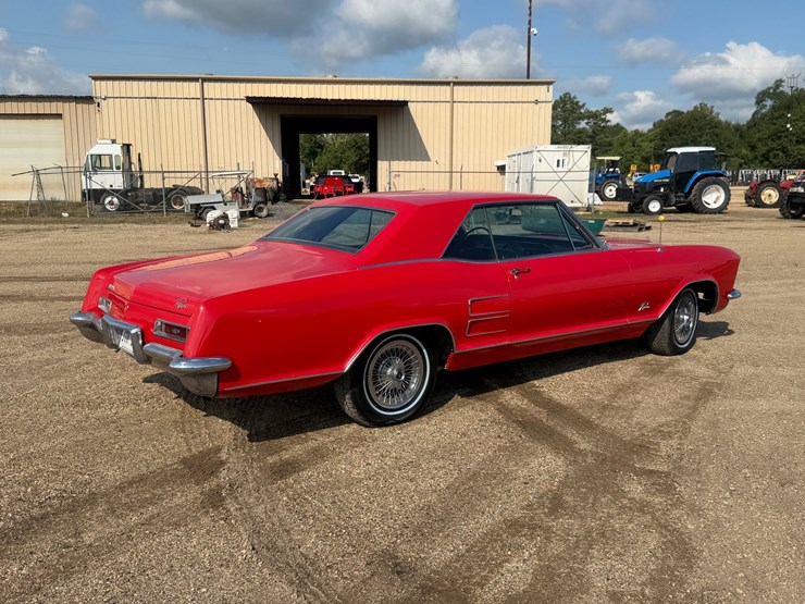 #143-•-1964-buick-riviera-image-3
