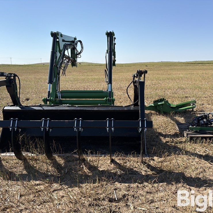 Super Stars 8300 Auto-Level Grapple Loader