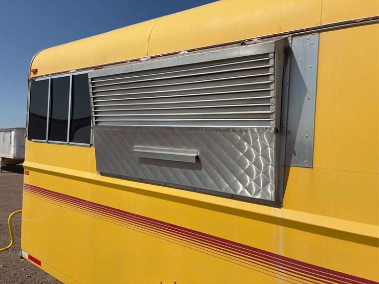 2004-reyes-trailers-enclosed-cargo-trailer-image-19