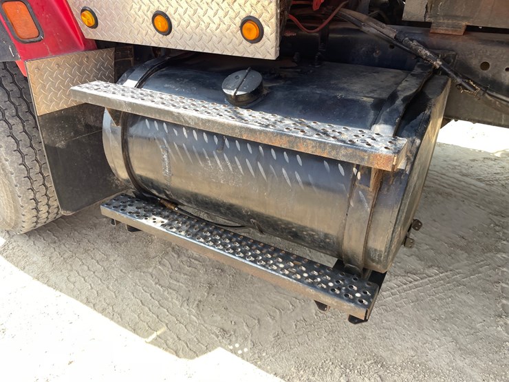1980-ford-l9000-image-34
