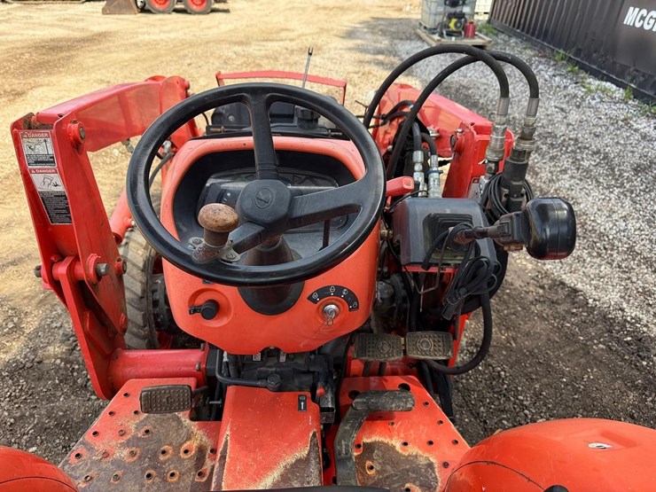 2018-kubota-l2501hst-image-21