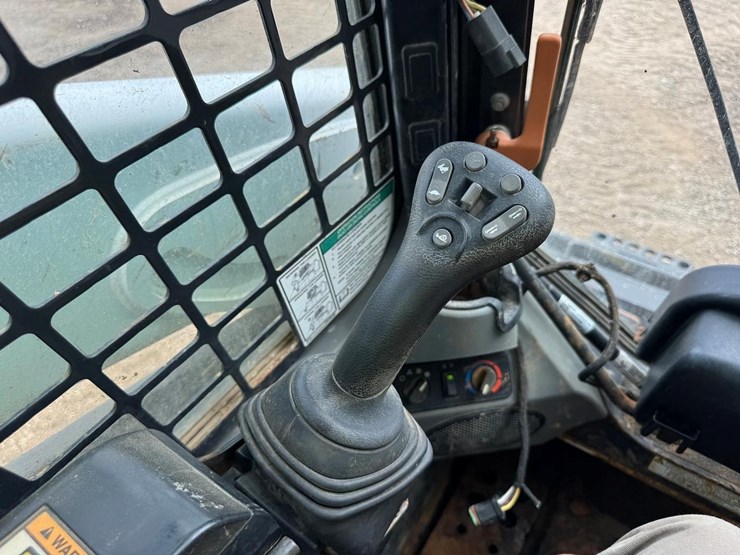2019-bobcat-t595-image-28