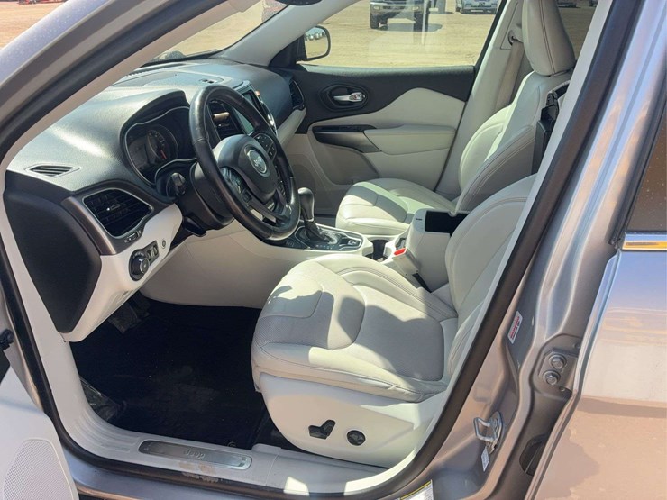 2020-jeep-cherokee-limited-image-12