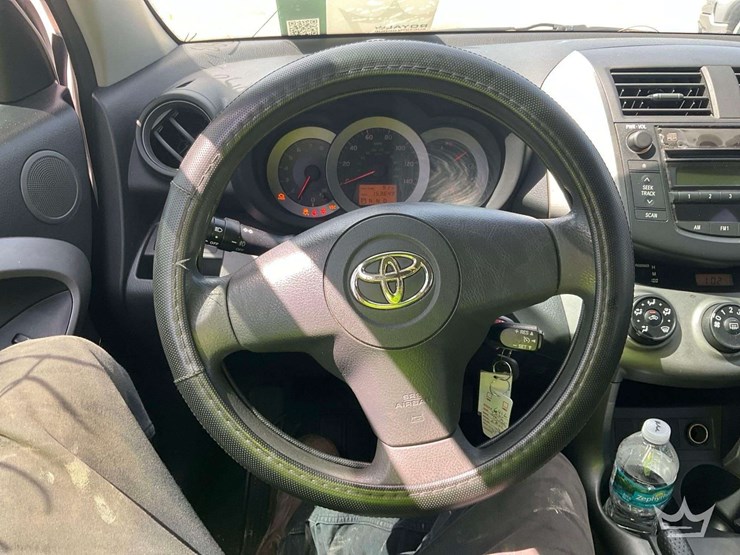 2006-toyota-rav4-image-15