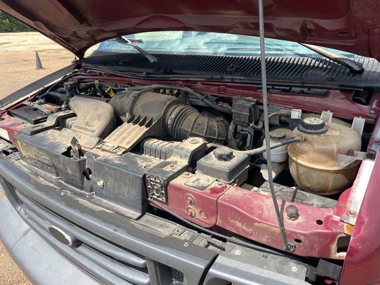2005-ford-cargo-image-7