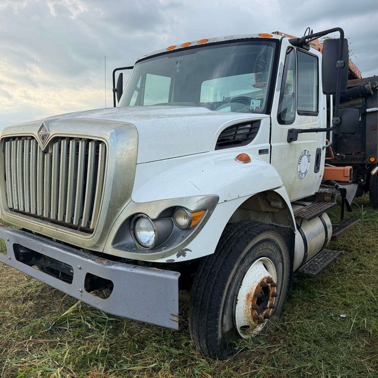 2013 INTERNATIONAL 7400