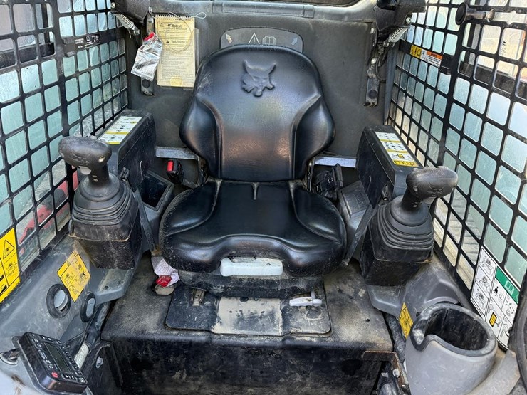 2023-bobcat-t770-image-19