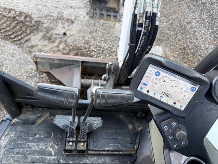 2023-bobcat-e32i-image-19