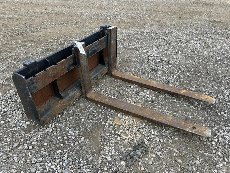 42"-skid-steer-pallet-fork-no-mast-image-4
