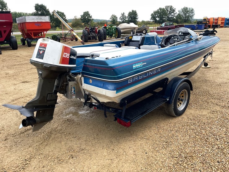 #1258-•-1988-18'-bayliner-bass-trophy-boat-(has-wi-title)-image-5