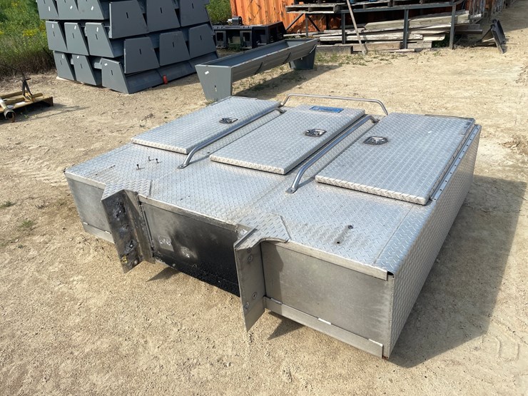 #3845-•-semi-aluminum-headache-rack-image-1