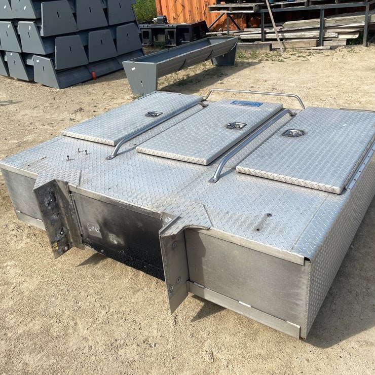 #3845 • Semi Aluminum Headache Rack