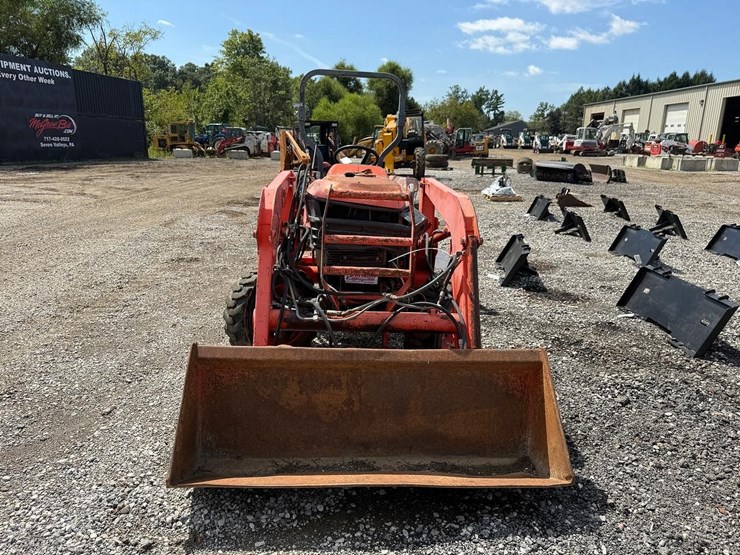 kubota-l2800-image-7