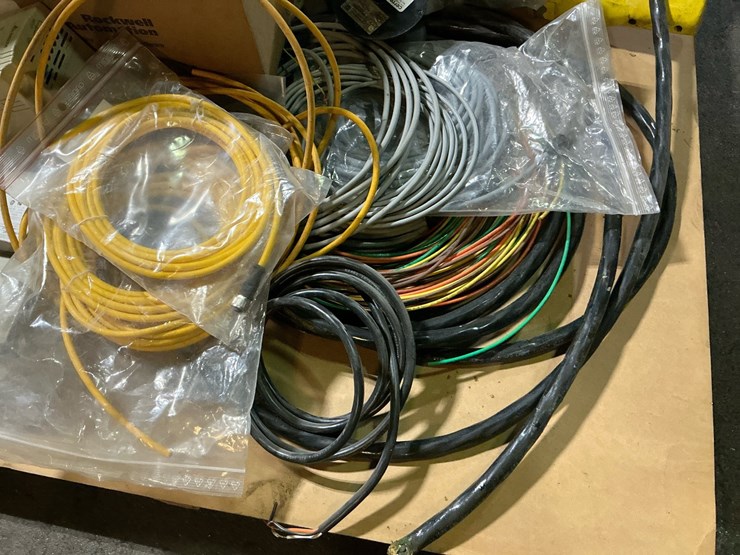 caterpillar-140-image-16