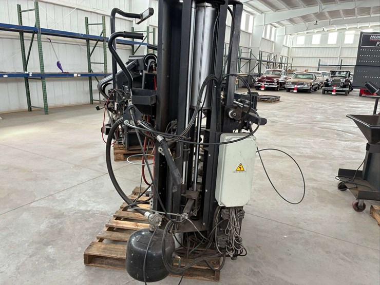 plus91auto34-hunter-tire-changer-image-4