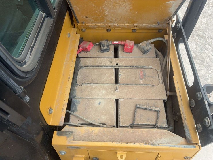 2015-caterpillar-d6t-xl-image-33