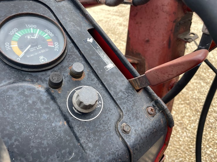 massey-ferguson-265-image-43