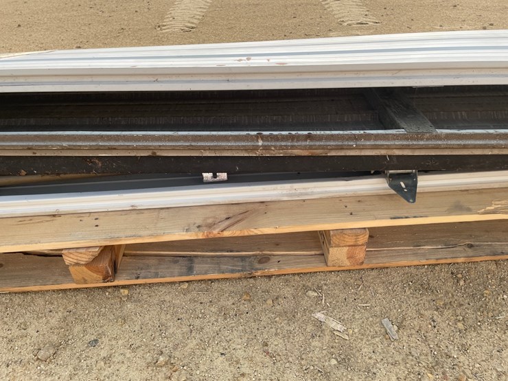 #3841-•-9'-w-x-8't-non-insulated-garage-door-image-8