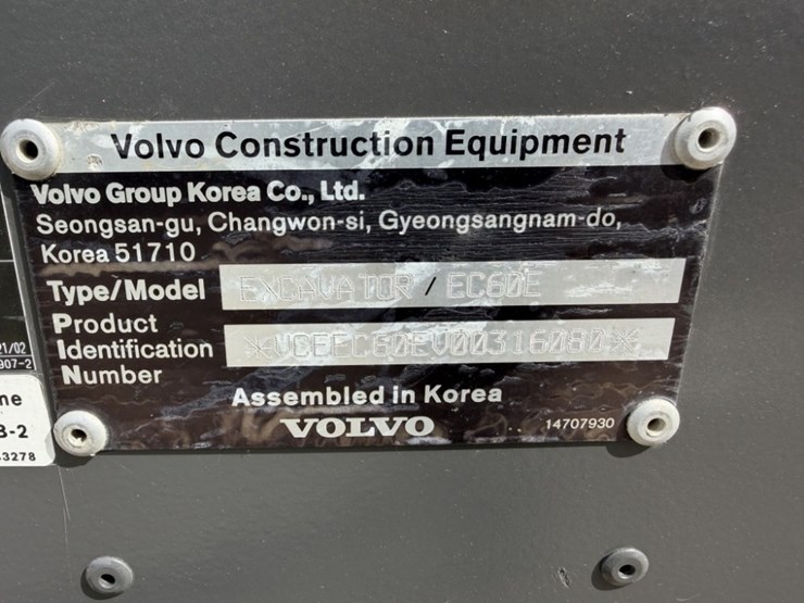 2021-volvo-ec60e-image-20