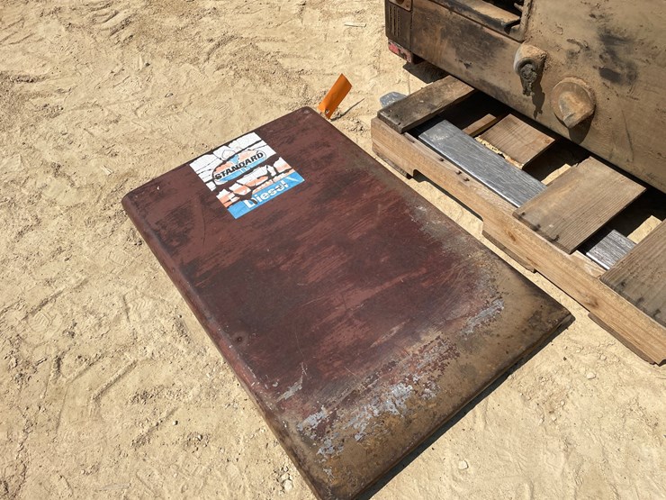 #3843-•-vintage-standard-fuel-pump-image-3