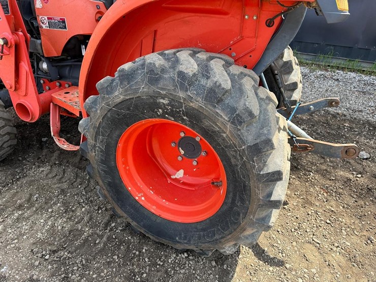 2018-kubota-l2501hst-image-18