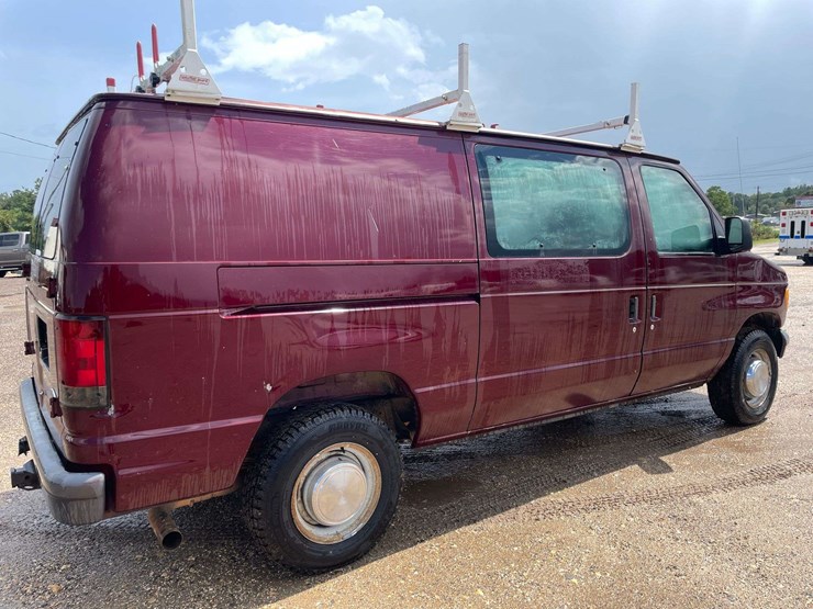 2005-ford-cargo-image-3