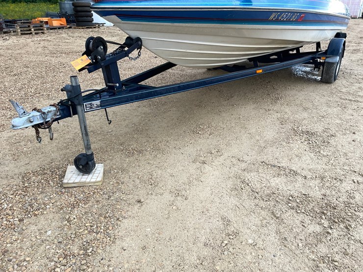 #1258-•-1988-18'-bayliner-bass-trophy-boat-(has-wi-title)-image-79