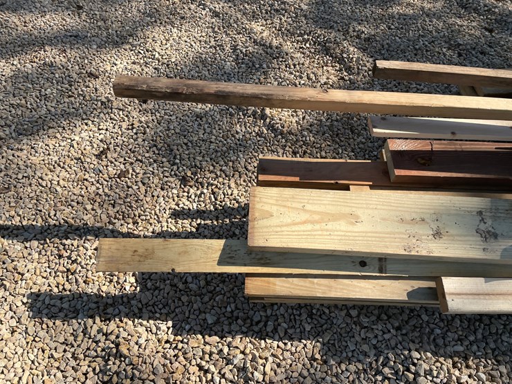 #3869-•-pallet-of-misc.-lumber-image-14