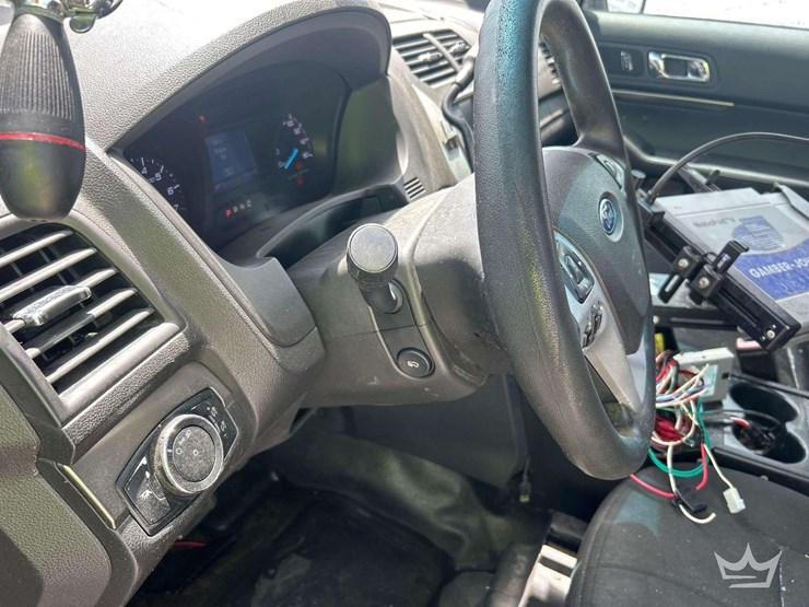 2015-ford-explorer-image-14