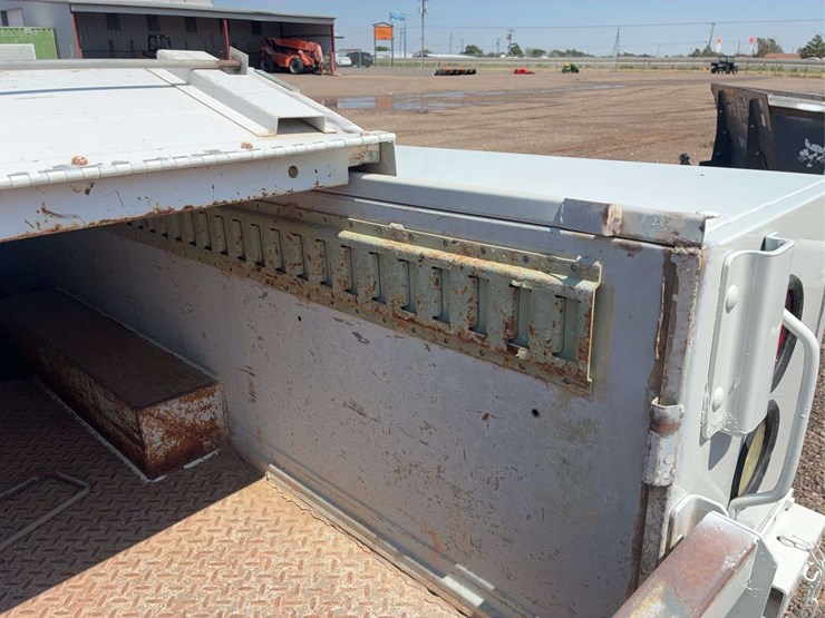 utility-truck-bed-image-16
