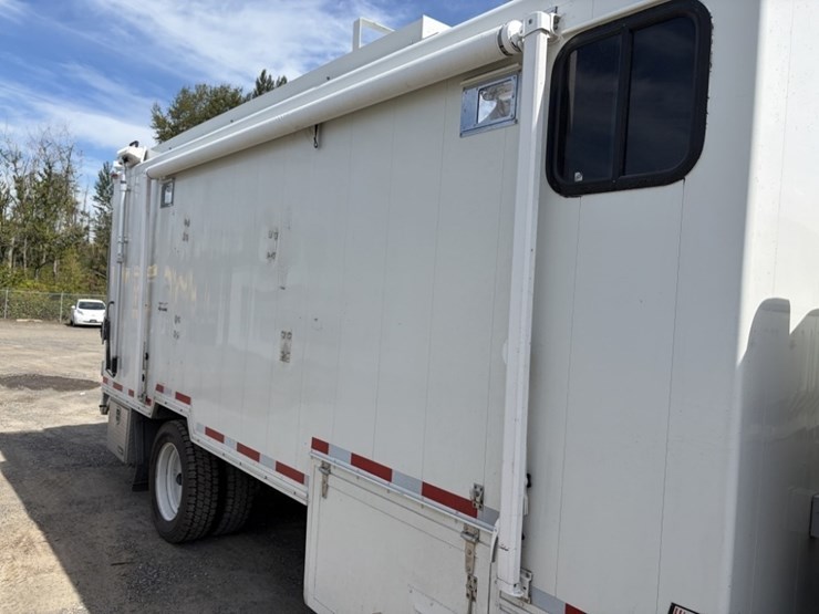 2008-gmc-w5500hd-image-20