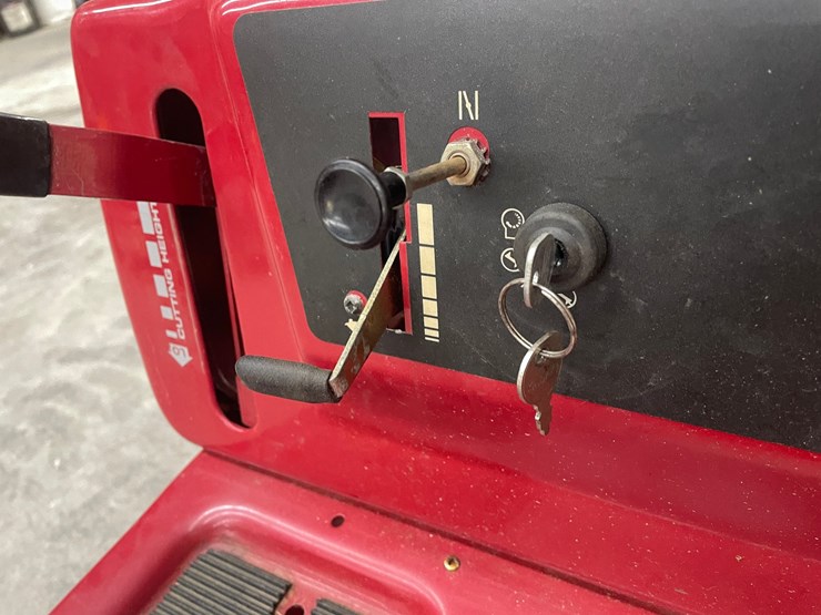 #3852-•-murray-30"-riding-lawnmower-image-25