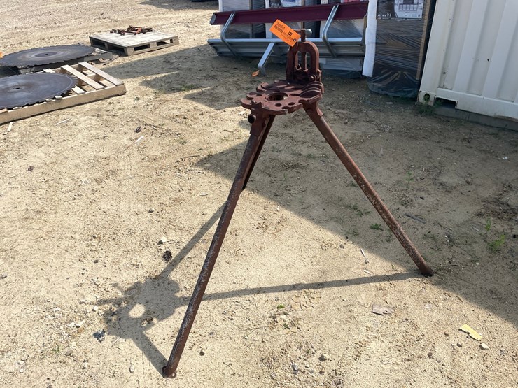 #3864-•-pipe-vise-stand-image-1