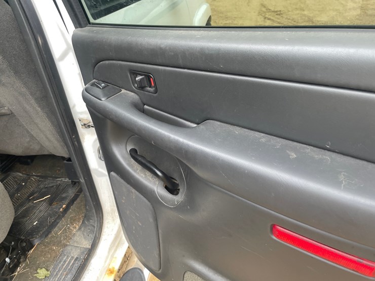 2005-chevrolet-silverado-2500-image-49
