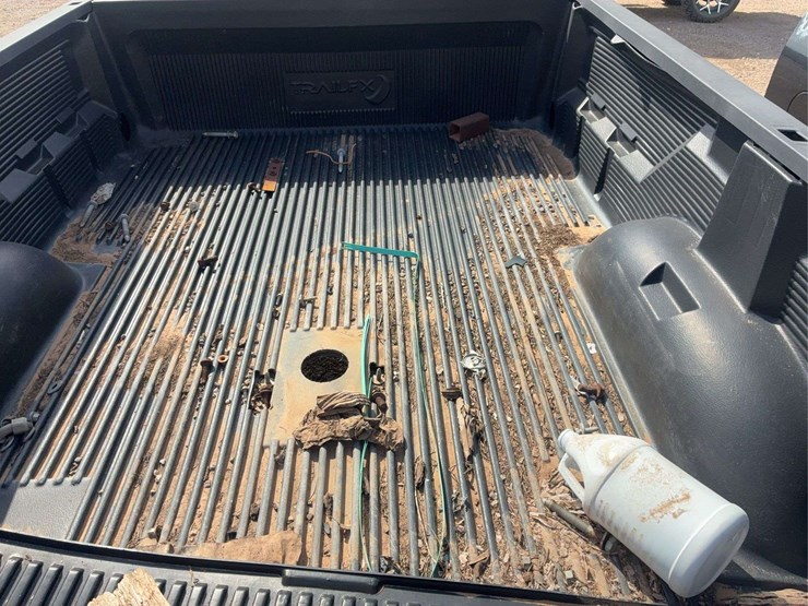 2019-2023-ram-big-horn-truck-bed-image-15