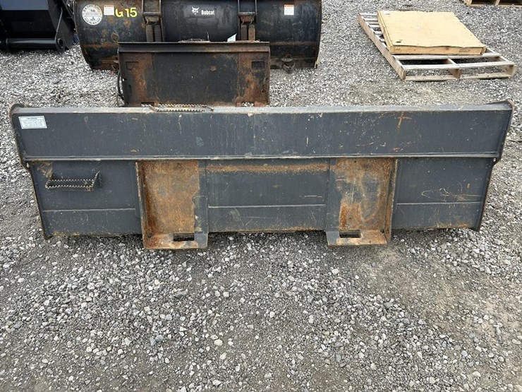 84"-tooth-skid-steer-bucket-image-6