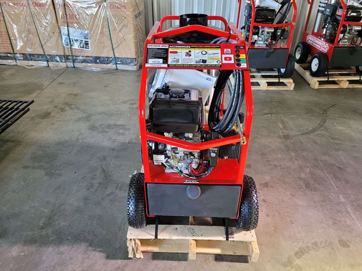 magnum-4000-series-gold-pressure-washer-w/wand-image-2